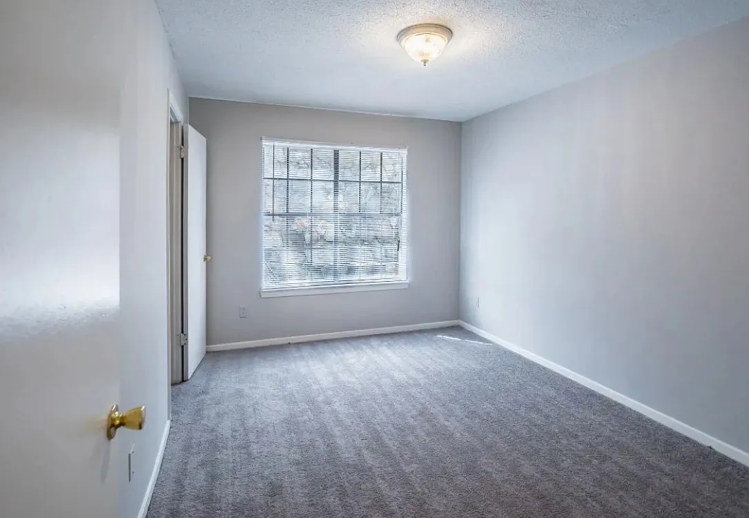 Stonegate Apartments — Photo 2