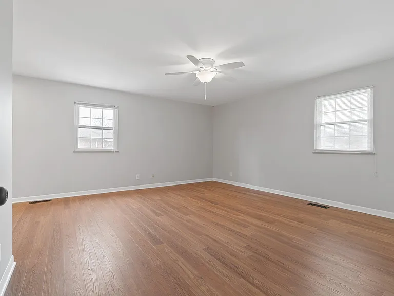 513 Meadowlark Ln — Photo 21