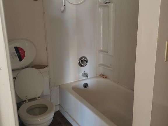 4th image of 272 Hudson Ave APT F