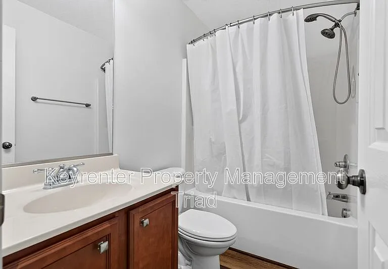 9415 Glen Cross Dr — Photo 19