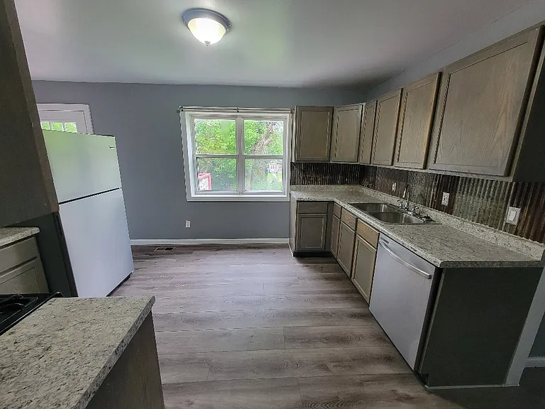 3571 Wright Ave — Photo 9