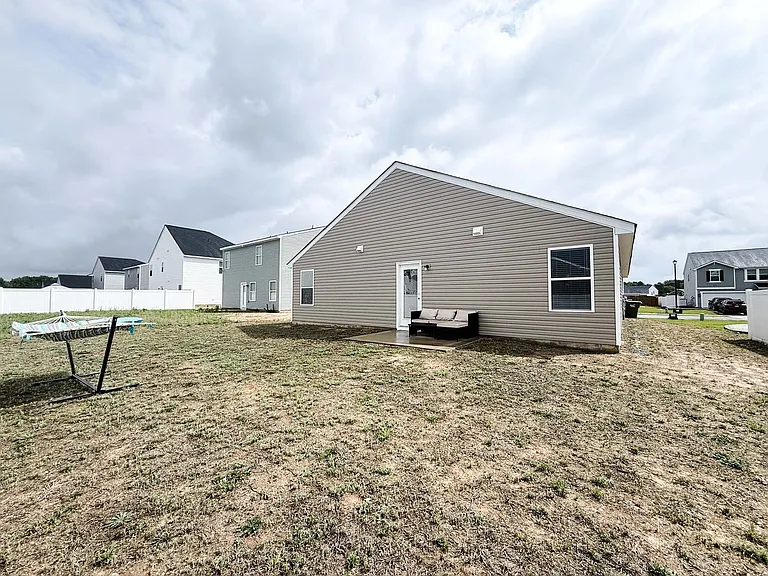 127 Arlington Dr — Photo 17