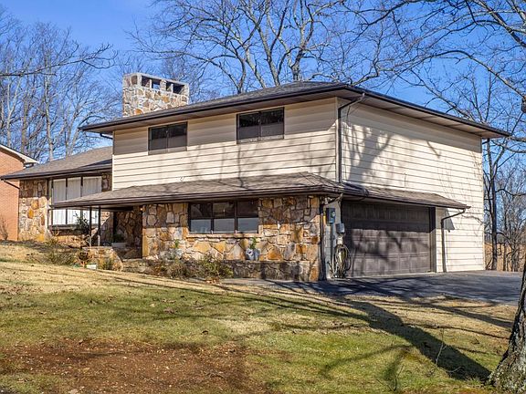 3rd image of 1008 Greenwich Dr