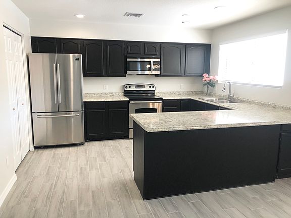 4th image of 2315 E Dragoon Ave