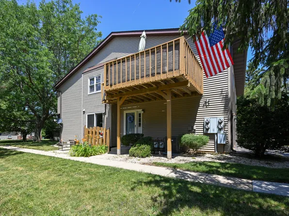 1777 Longwood Dr #1777, Sycamore, IL 60178