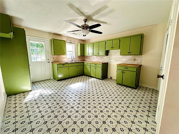 4th image of 407 N 3rd St