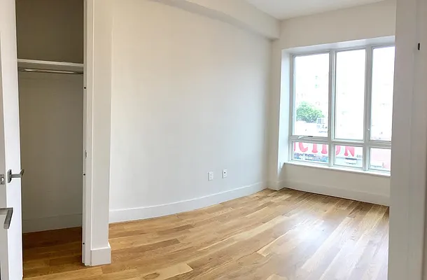 Rented by Manhattan Management LLC | media 71