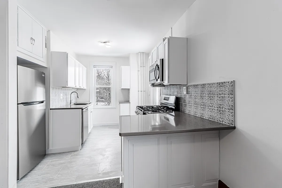 Building Photo - 496 Dorsey Ave #2