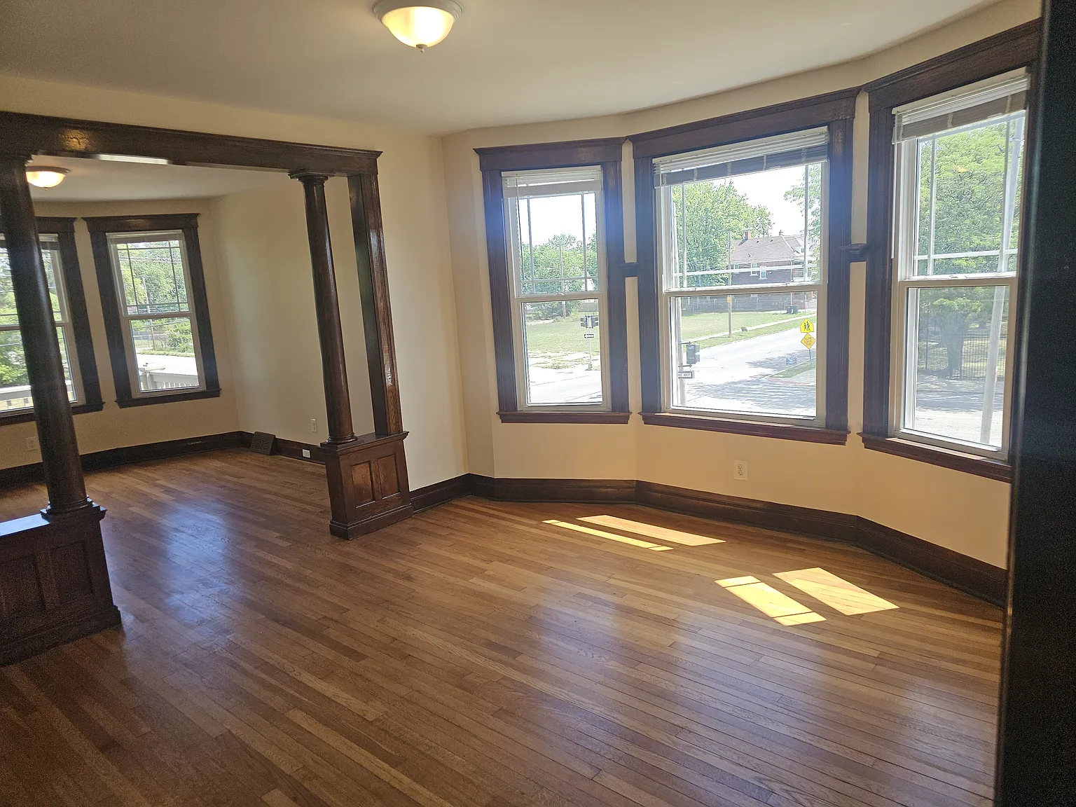 2 bed, 1300 sqft, $1,500 — Photo 3