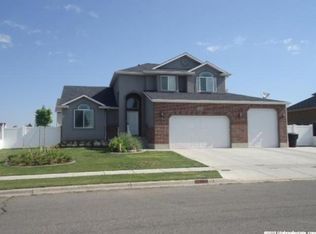 1662 W Dallas St, Syracuse, UT 84075