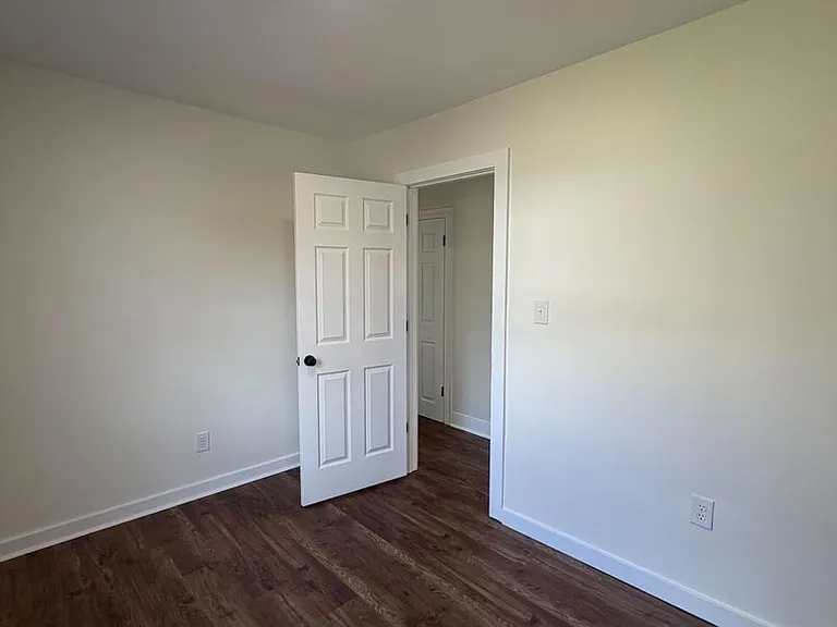 236 Lakeview Dr — Photo 11