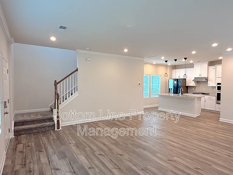 629 Cranford Dr — Photo 4