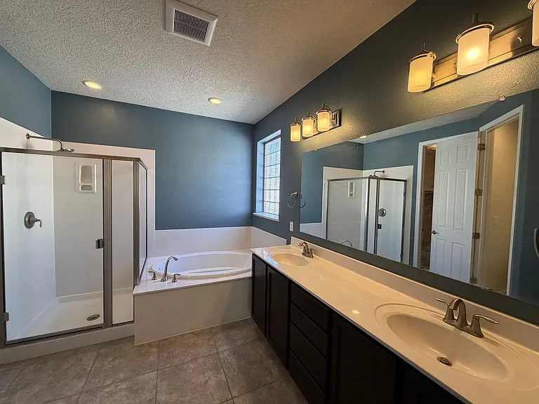 2861 Walsh Loop SE — Photo 23