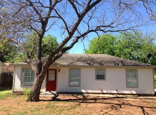 202 Lewis St, Cleburne, TX 76031