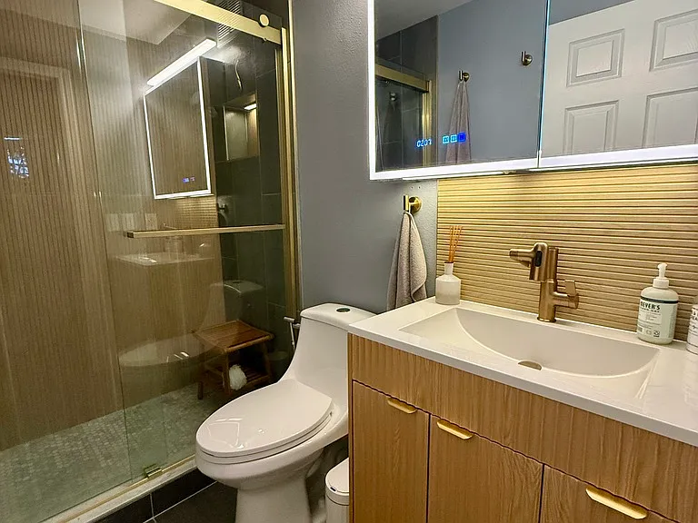 701 Mirror Lake Dr N #215 — Photo 16