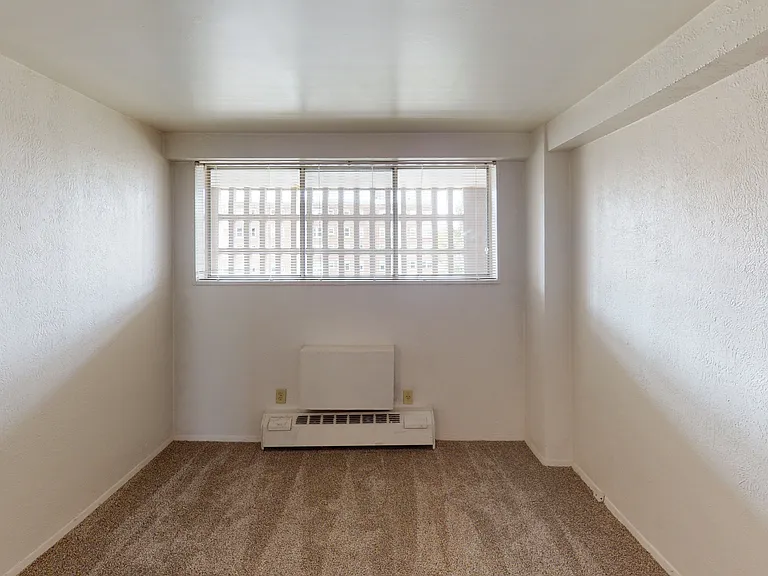 Fountain Place Apartments — Photo 27