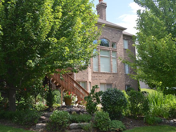 2nd image of 39W709 Henry David Thoreau Pl