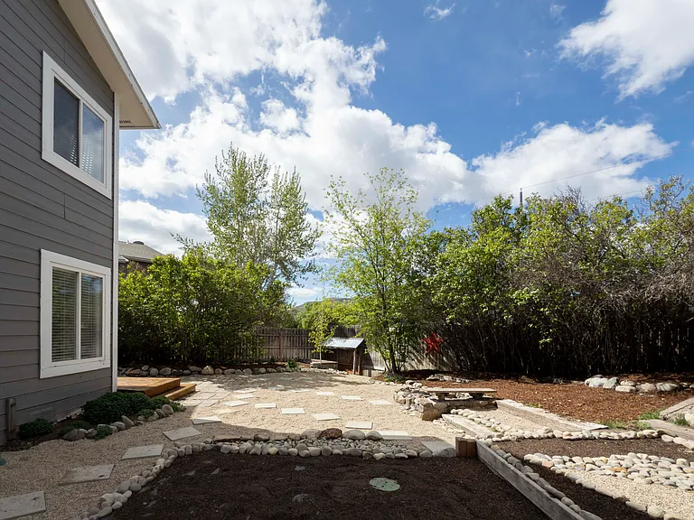 617 Willow Dr — Photo 12