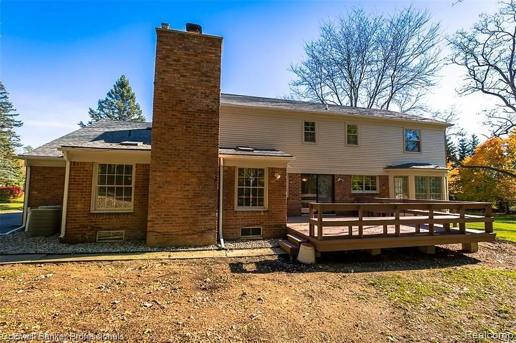 4 bed, 2.5 bath, 3331 sqft, $5,500 — Photo 4