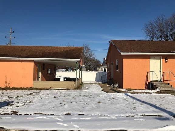 3rd image of 902 N Vermillion St