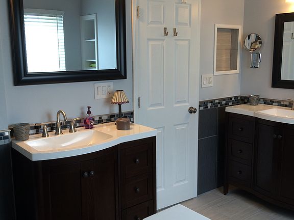 5th image of 10284 Mayflower Ln