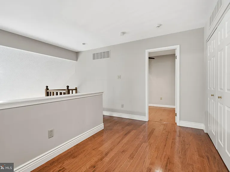 7 Walton Ct — Photo 25
