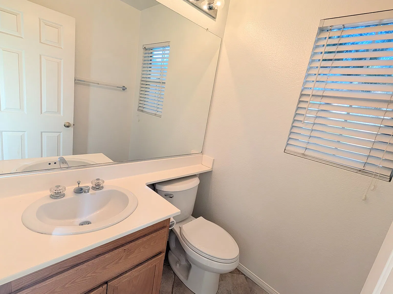 3 bed, 2.5 bath, 1514 sqft, $4,300 — Photo 4