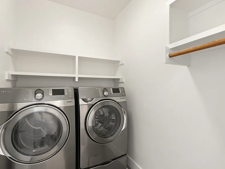 2105 Goodrich Ave — Photo 16