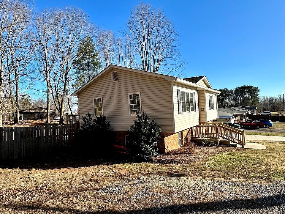2338 Honeysuckle Pl, Lenoir, NC 28645 Zillow