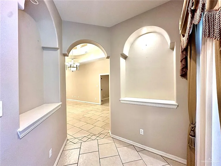 4104 San Roman St — Photo 7