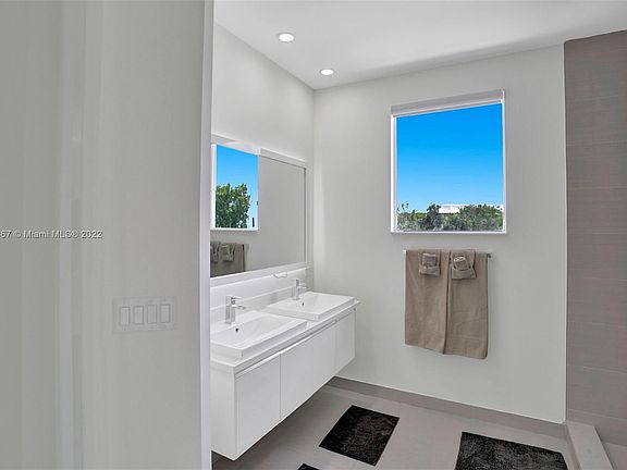 5th image of 10530 NW 64th Ter #0