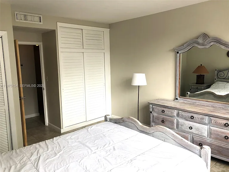 1408 Brickell Bay Dr #404 — Photo 19