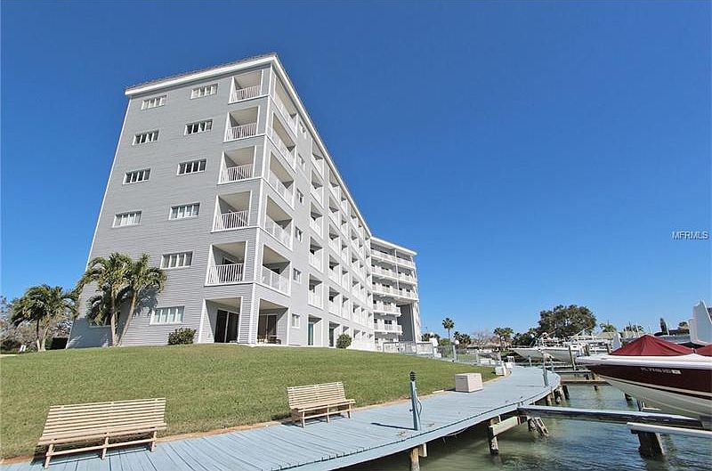 1st image of 610 Island Way APT 106