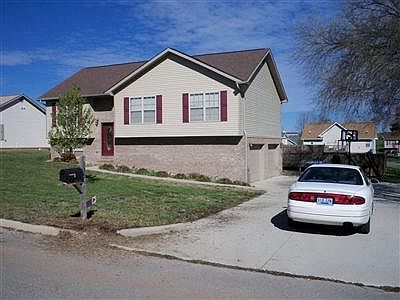 2nd image of 135 Ridgewood Cir