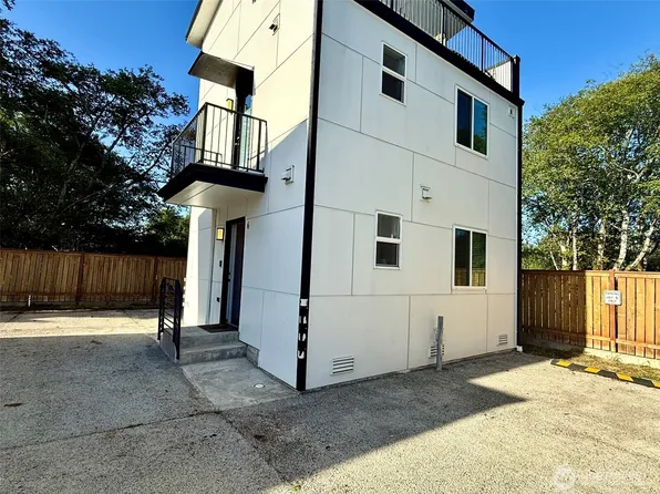 890 Magellan Avenue NE #6, Ocean Shores, WA 98569