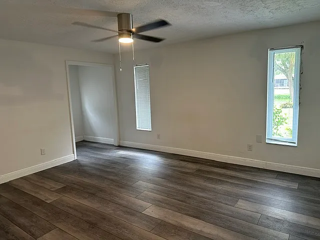 1405 Stewart Blvd — Photo 44