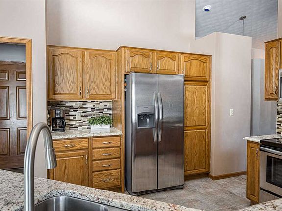 2nd image of 1240 Deer Haven Dr