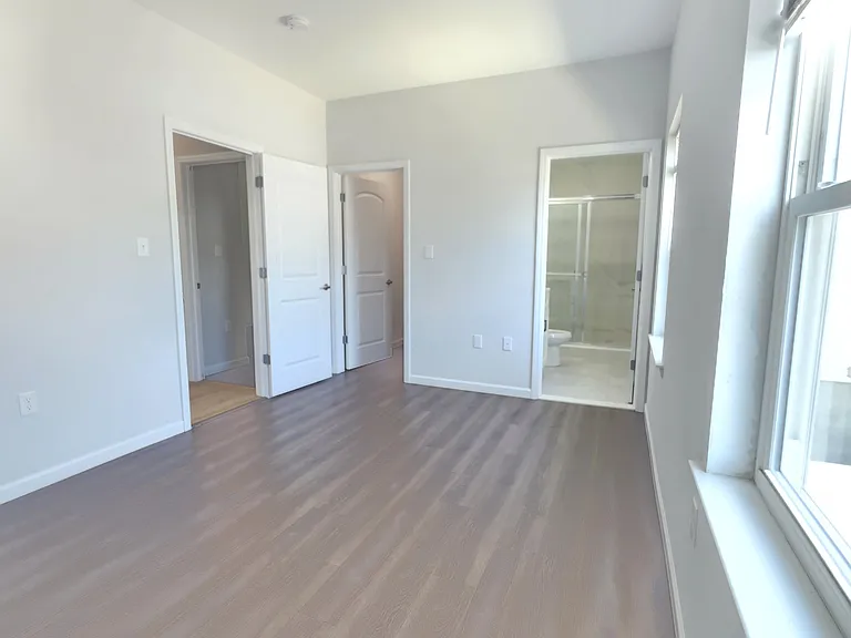 212-214 S 2nd St #2 — Photo 3