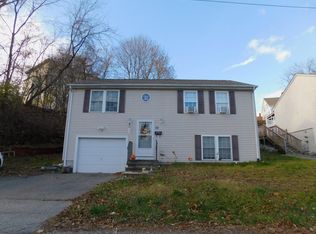 97 New St, Woonsocket, RI 02895