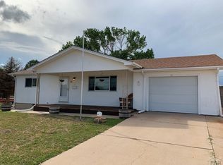 35 Radcliff Ln, Pueblo, CO 81005