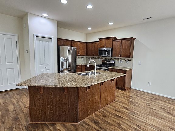 4th image of 3102 Harrier St NE