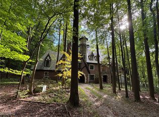 1310 Connecticut Woods Dr, Hudson, OH 44236