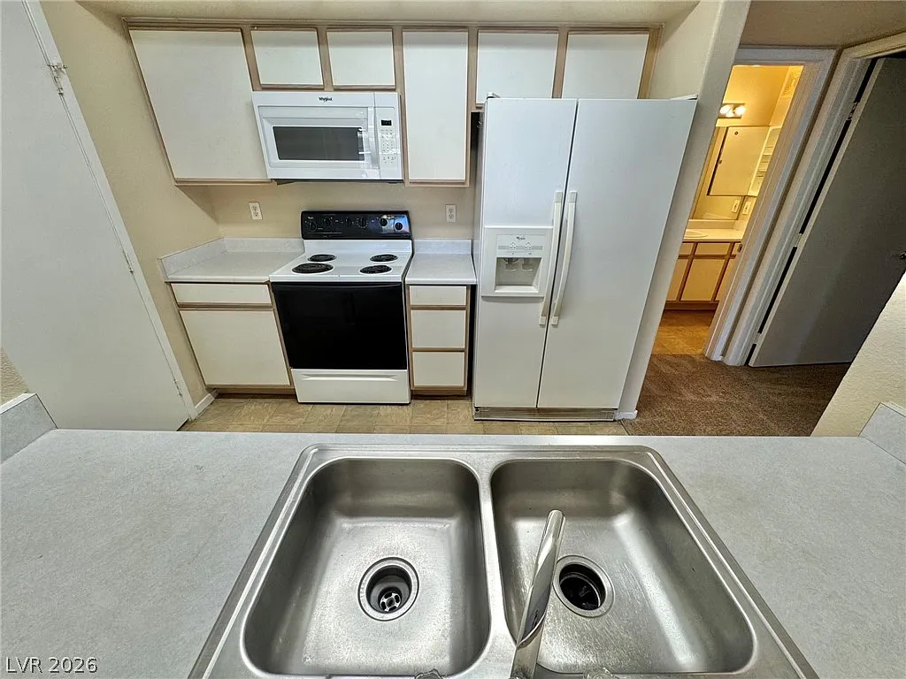 2 bed, 2.0 bath, 1089 sqft, $1,450 — Photo 3