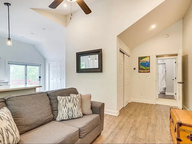 37 Pinecrest Dr #A — Photo 10