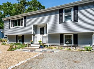 106 Old Great Neck Rd, Mashpee, MA 02649