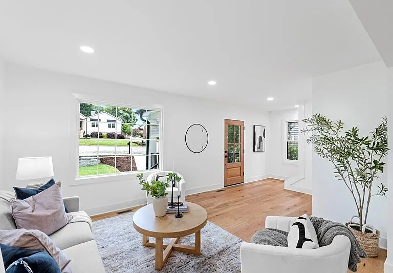 28 Douglas Dr — Photo 10