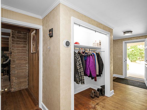 4th image of 3 Dogwood Forest Ln