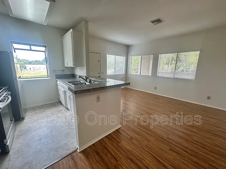 86 Maegan Pl #5 — Photo 3