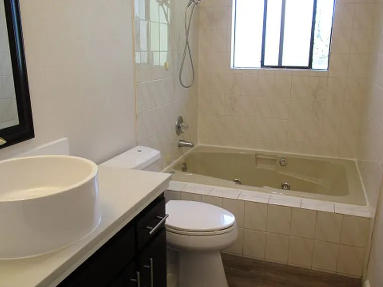 1009 Chippewa St — Photo 10