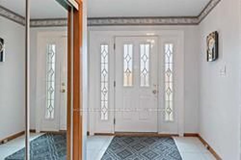 Toronto House for rent - 3 Bedrooms — photo 4